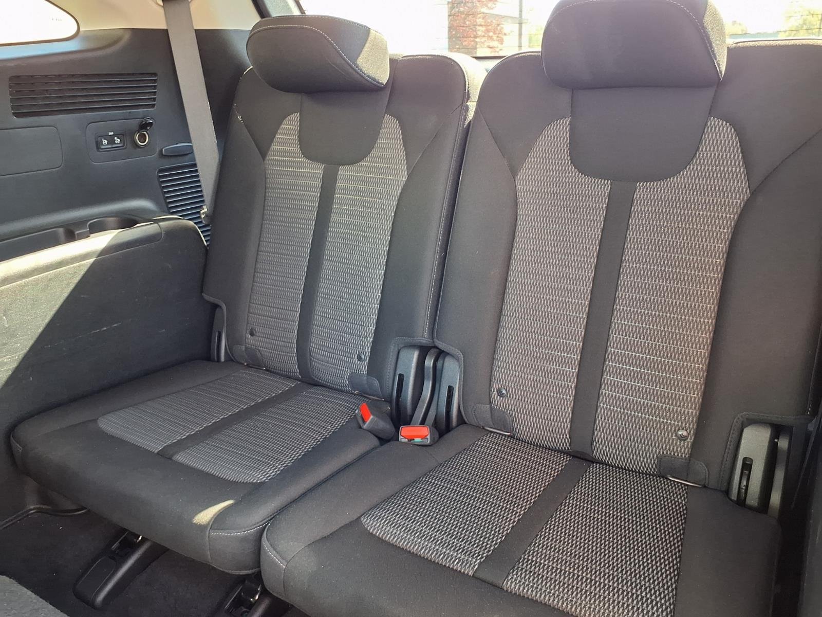 Used 2023 Kia Sorento LX AWD/4WD image 7