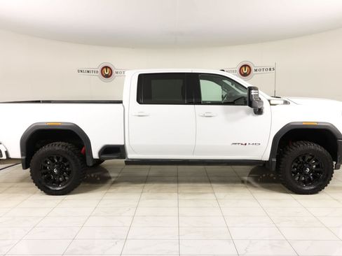 Used 2024 GMC Sierra 2500 AT4 w/ AT4 Premium Plus Package AWD/4WD image 2