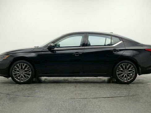 Used 2025 Nissan Altima 2.5 SV image 5