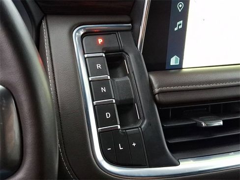 Certified 2023 Chevrolet Suburban LT image 16