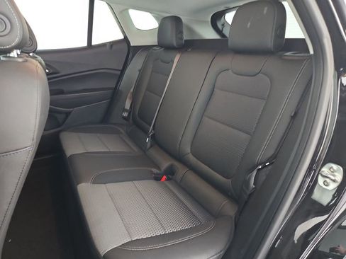 Used 2025 Chevrolet Trax LT image 29