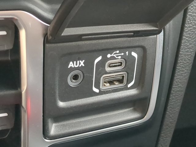 Used 2023 Jeep Gladiator Sport AWD/4WD image 21