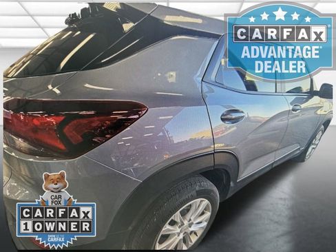 Used 2023 Chevrolet TrailBlazer LS FWD image 2