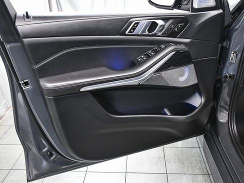 Used 2024 BMW X5 M60i image 9