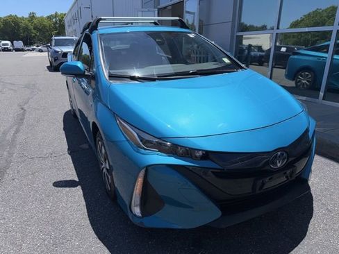 Certified 2022 Toyota Prius Prime LE FWD image 2