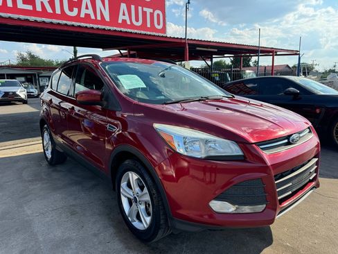 Used 2016 Ford Escape SE w/ Equipment Group 201A image 3