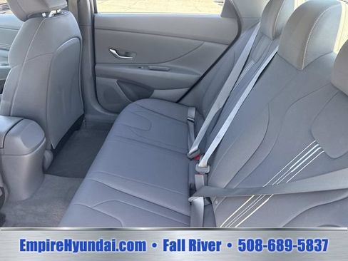 Used 2023 Hyundai Elantra SEL w/ Convenience Package FWD image 13
