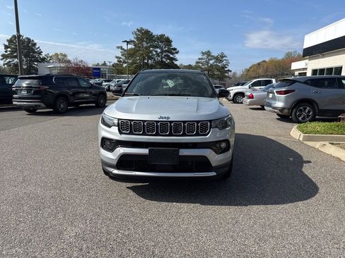 Used 2025 Jeep Compass Limited image 2