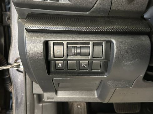 Used 2019 Subaru Crosstrek 2.0i Premium w/ Eyesight System AWD/4WD image 18