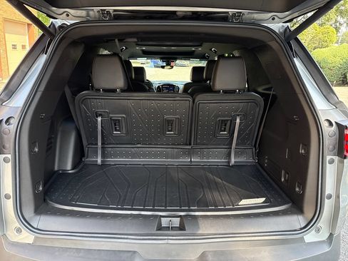 Used 2023 Chevrolet Traverse RS w/ LPO, Floor Liner Package AWD/4WD image 12