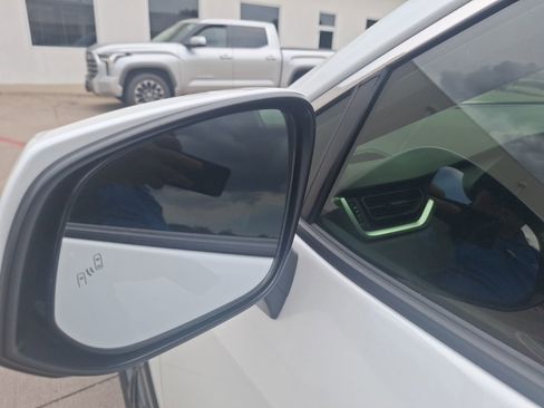 Used 2025 Toyota RAV4 SE image 16