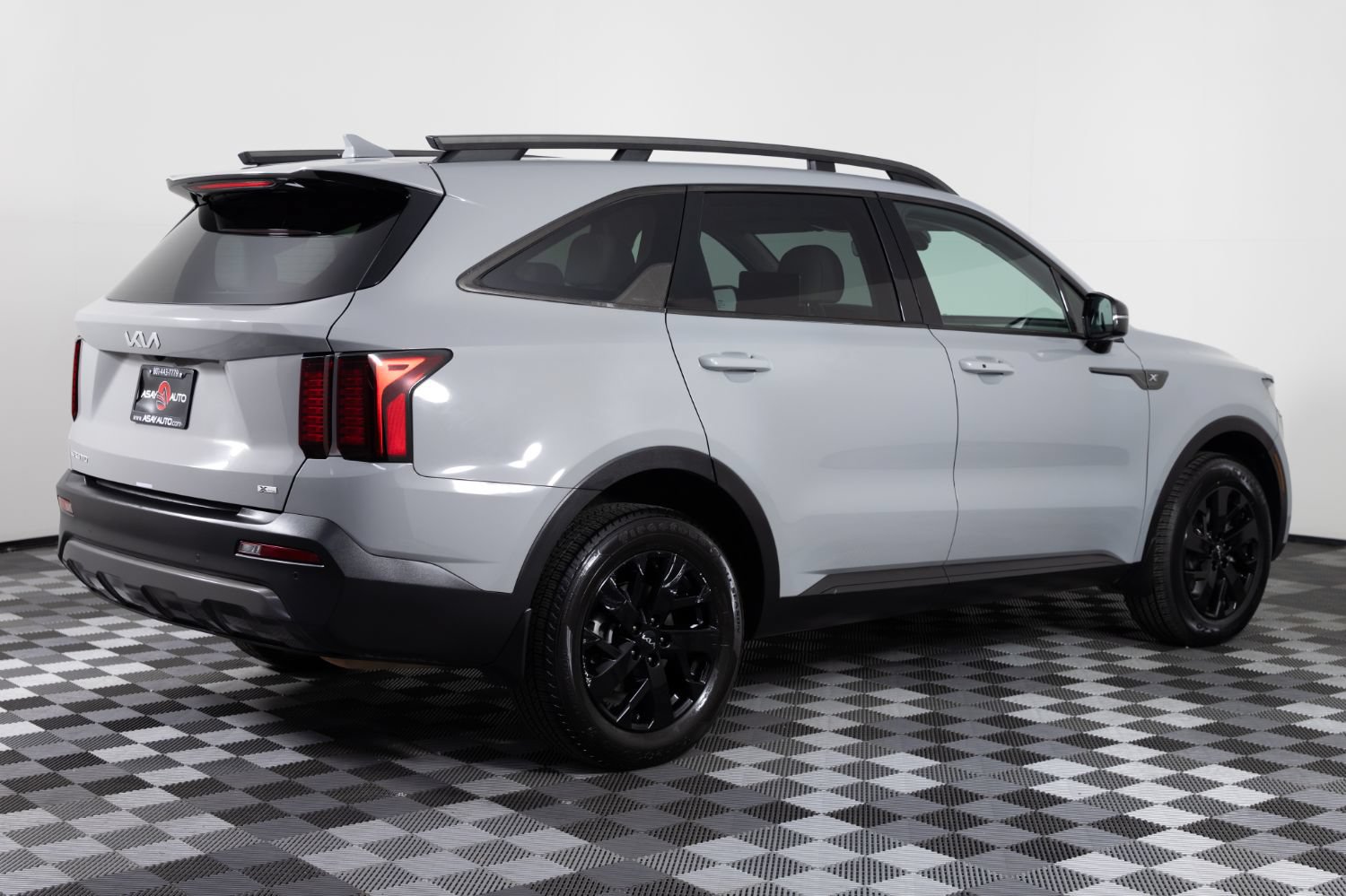 Used 2023 Kia Sorento S w/ Panoramic Sunroof Package AWD/4WD image 8