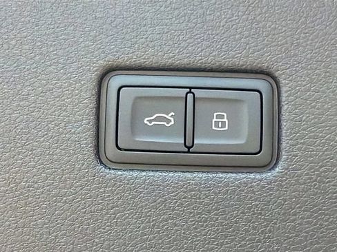 New 2026 Audi SQ8 Prestige AWD/4WD image 11