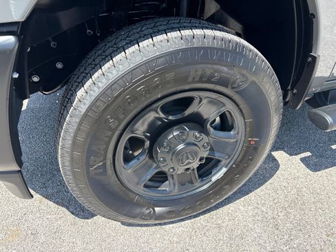 New 2026 RAM 2500 Tradesman AWD/4WD image 30