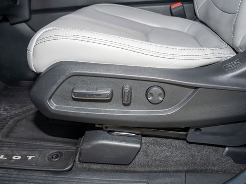 Certified 2025 Honda Pilot EX-L image 31