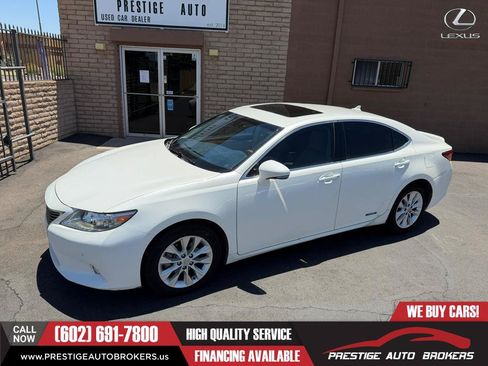 Used 2013 Lexus ES 300h w/ Luxury Pkg FWD image 4