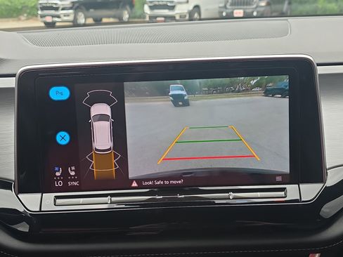 Used 2024 Volkswagen Atlas Cross Sport SE image 15