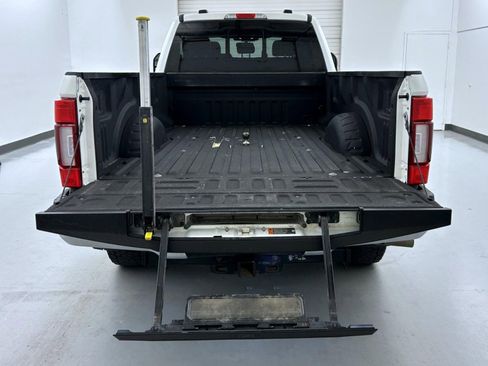 Used 2022 Ford F250 Lariat w/ Lariat Ultimate Package AWD/4WD image 22