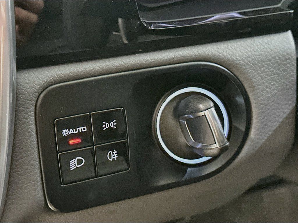 Certified 2020 Porsche Cayenne S AWD/4WD image 11