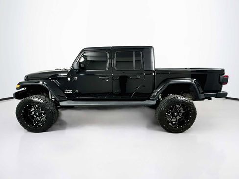 Used 2020 Jeep Gladiator Overland AWD/4WD image 2