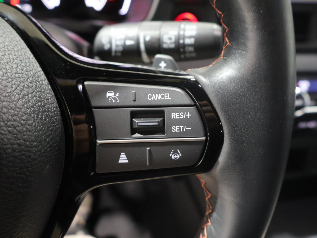 Used 2025 Honda Pilot Sport image 35