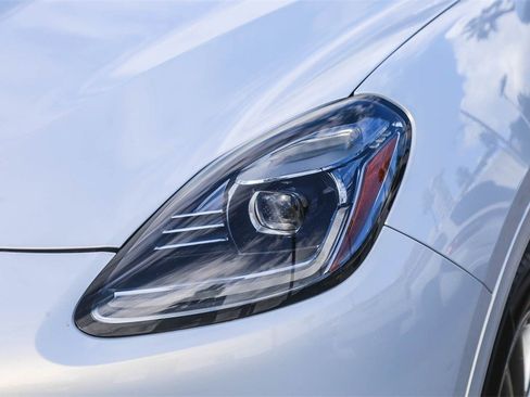 Used 2024 Maserati Grecale GT image 4