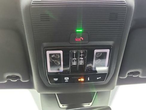 Used 2025 Volkswagen Tiguan SE R-Line FWD image 74