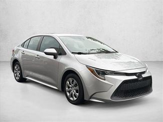 Used 2020 Toyota Corolla LE FWD video 3