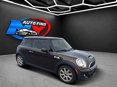 Used 2013 MINI Cooper S FWD image 2