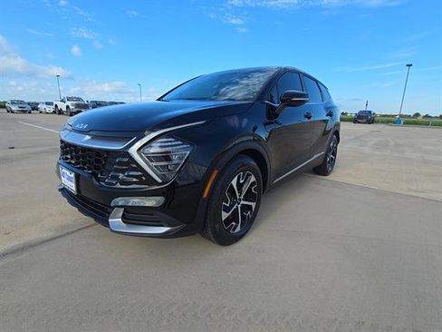 Used 2025 Kia Sportage EX FWD image 1