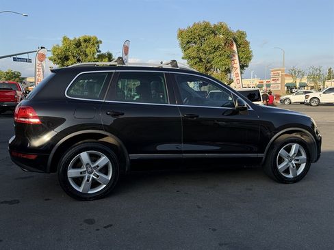 Used 2012 Volkswagen Touareg Hybrid AWD/4WD image 25