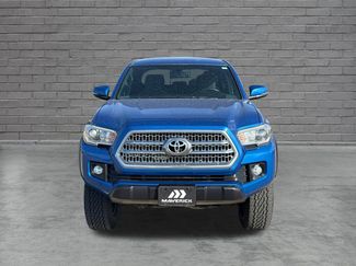 Used 2017 Toyota Tacoma TRD Off-Road w/ Tow Package (A/T) AWD/4WD video 3