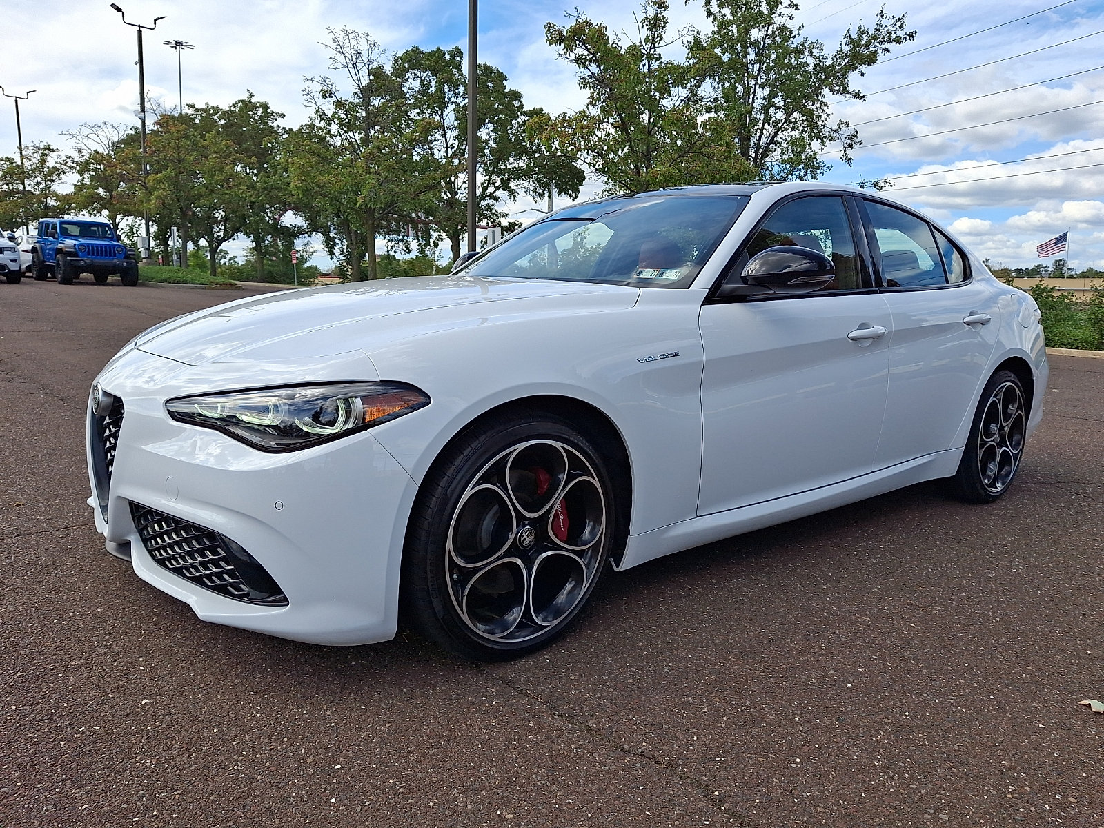 Used 2024 Alfa Romeo Giulia Veloce AWD/4WD image 3