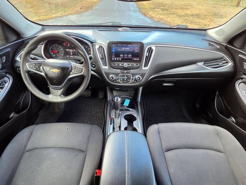 Used 2019 Chevrolet Malibu LT image 19