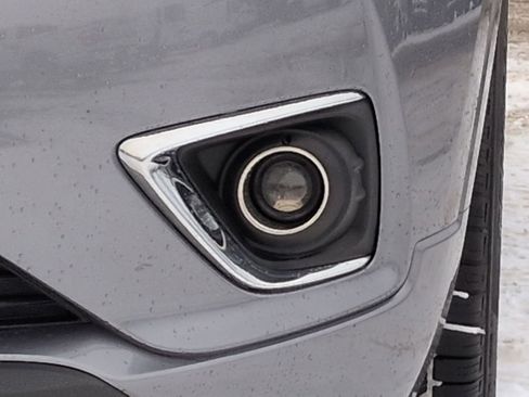 Used 2019 Buick Envision Essence image 12