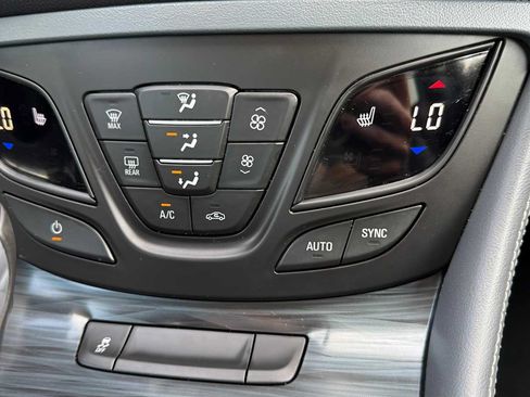 Used 2019 Buick Envision Premium AWD/4WD image 23