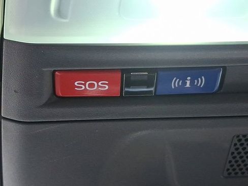 Used 2024 Subaru Crosstrek 2.0i Premium image 24