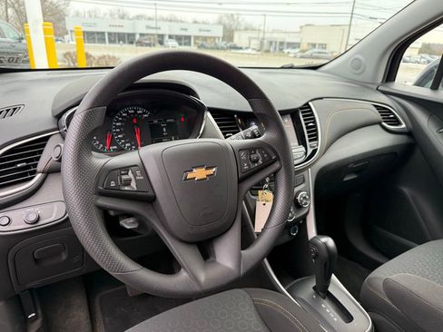Used 2022 Chevrolet Trax LS w/ Tint and Cruise Package image 23