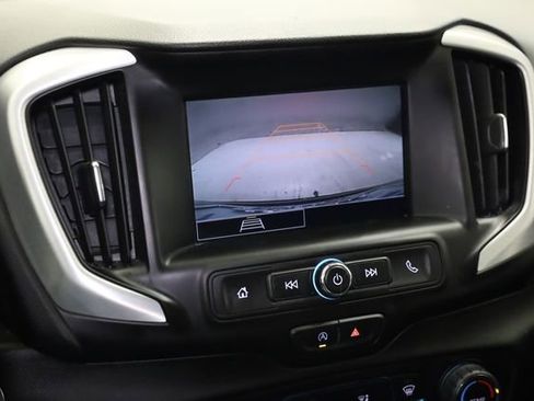 Used 2024 GMC Terrain SLE image 18