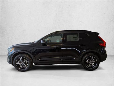 New 2026 Volvo XC40 B4 Core w/ Climate Package image 10