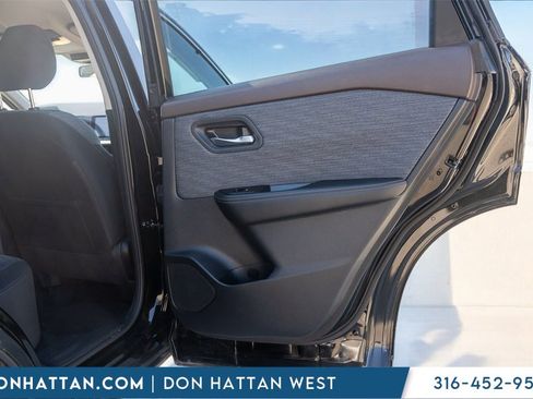 Used 2023 Nissan Rogue SV image 21