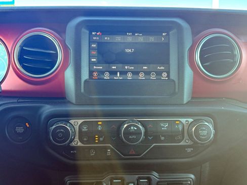 Used 2018 Jeep Wrangler Unlimited Rubicon w/ Steel Bumper Group image 26