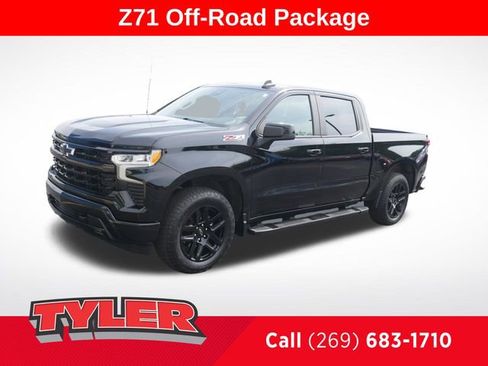 Used 2022 Chevrolet Silverado 1500 RST w/ Z71 Off-Road Package AWD/4WD image 3