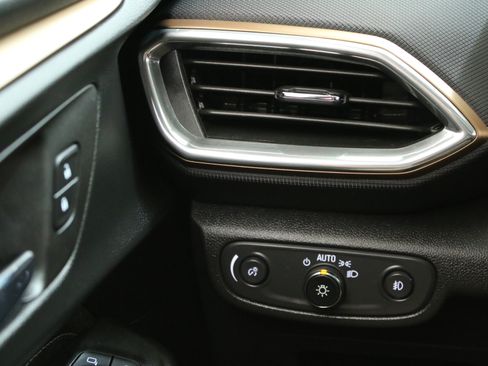 Used 2023 Chevrolet TrailBlazer ACTIV FWD image 17
