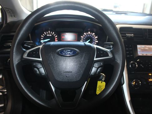Used 2014 Ford Fusion SE FWD image 11