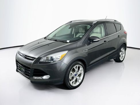 Used 2016 Ford Escape Titanium w/ Equipment Group 301A FWD image 3