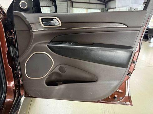 Used 2014 Jeep Grand Cherokee Summit AWD/4WD image 16