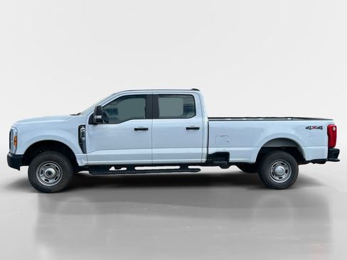 Used 2024 Ford F250 XL AWD/4WD image 2