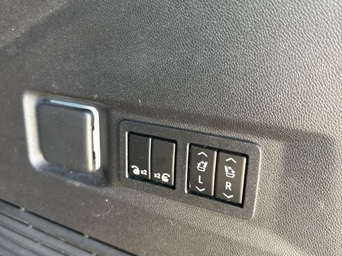 Used 2021 Chevrolet Tahoe High Country image 25