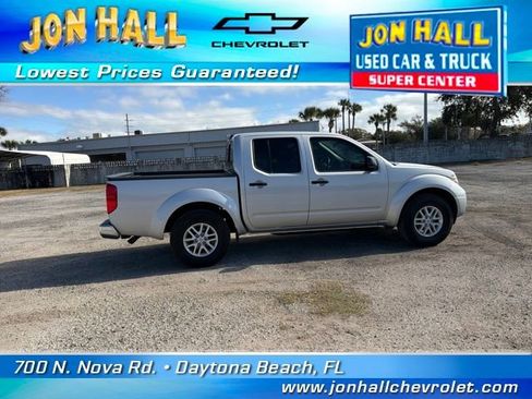 Used 2018 Nissan Frontier SV image 11